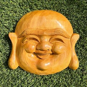 ✨VINTAGE and joyful, this solid wood Buddha plaque laughs. Measures 10”x 10”